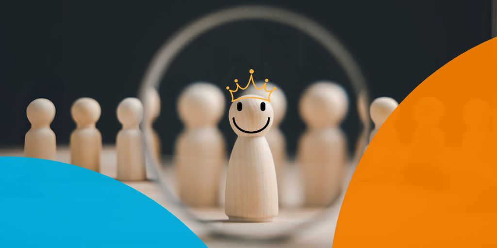 In herausfordernden Zeiten die Hoffnung und Zuversicht bewahren (Symbolbild: lächelnde Spielfigur als positiver Leader)