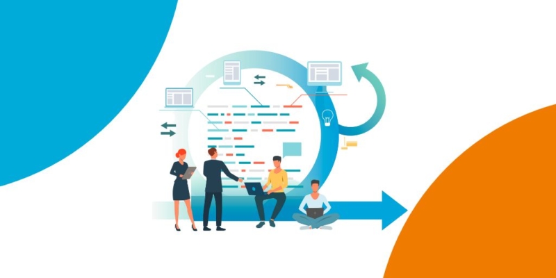 Agile Transformation Schritt für Schritt. Team diskutiert vor Kanban-Projektboard